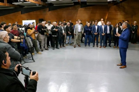 Figueroa anunció el pago de aguinaldos y el envío de dos proyectos a la Legislatura