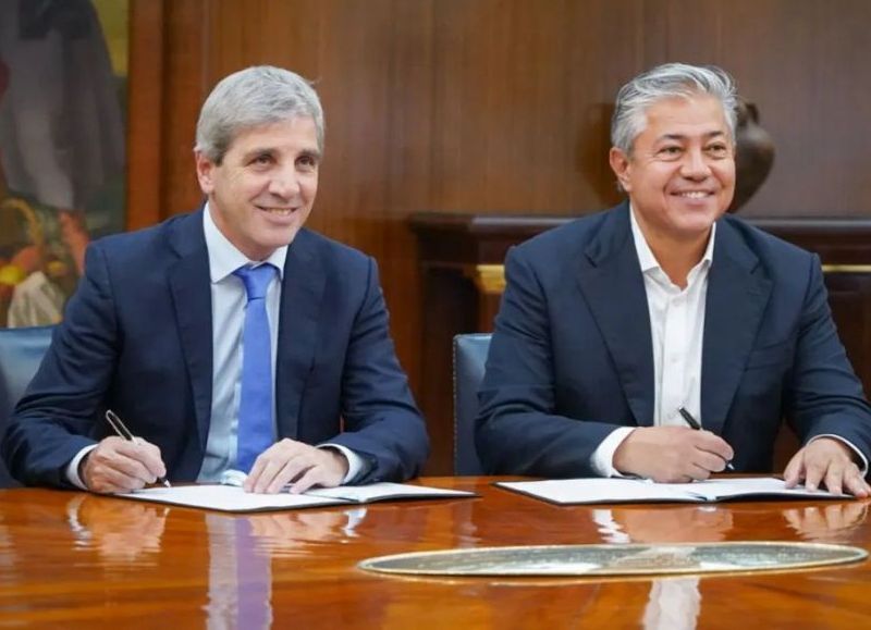 Figueroa firmó el acuerdo para eliminar las retenciones sobre la exportación de petróleo convencional