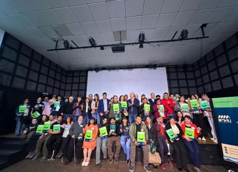 Con fondos provinciales, 24 familias acceden a la vivienda propia