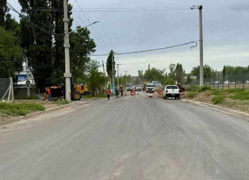 El intendente Gaido anunció la inauguración de nuevas obras de asfalto en Altos del Limay