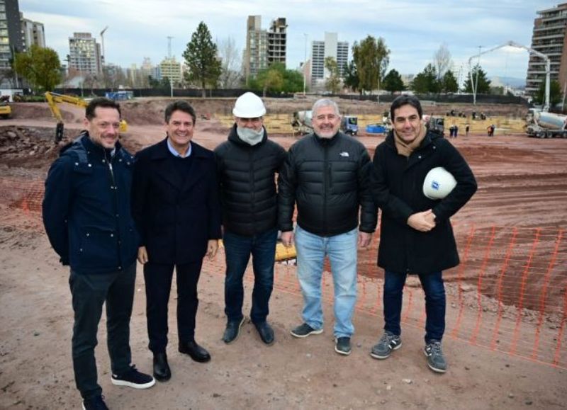 Gaido valoró que inversores neuquinos desarrollen una obra de primer nivel.
