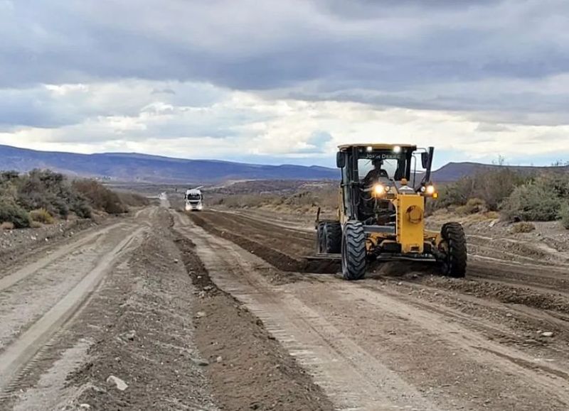 Vialidad concluyó el enripiado en la ruta que une Mariano Moreno y Bajada del Agrio