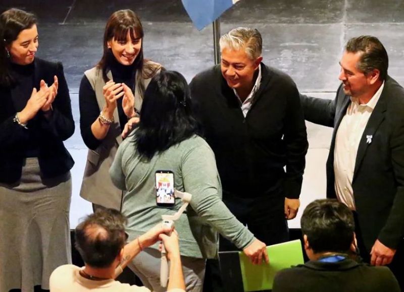 Figueroa anunció el proyecto “Alivilla” para reforzar el suministro eléctrico en Villa La Angostura