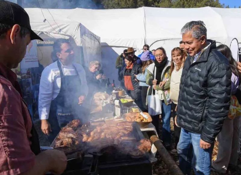 Con la presencia del gobernador Figueroa, Villa Pehuenia vivió a pleno en la Fiesta Nacional del Chef Patagónico