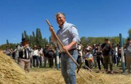El gobernador Figueroa encabezó celebraciones populares en El Cholar y Tricao Malal