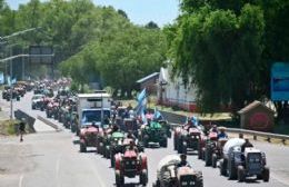 Productores frutícolas realizan un "tractorazo" en el Alto Valle de Neuquén y Río Negro