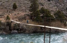 Piden instalar una pasarela sobre el río Ruca Choroy