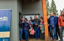 Figueroa entregó viviendas en Las Ovejas: “Tenemos que cuidar nuestra forma de vivir con el modelo neuquino”