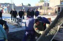 Capital: el intendente Gaido y otros funcionarios recorrieron la obra multipropósito de la calle Belgrano