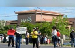 AUDIO | Trabajadores del casino de Neuquén se manifestaron reclamando mejoras salariales