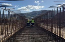 La pavimentación entre Pino Hachado y Litrán registra 45 por ciento de avance