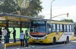 Los choferes de colectivo recibieron el aumento y levantaron el paro de transporte en Capital